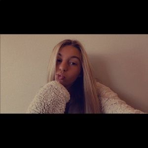 Meet your Posher, Chloe